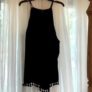 Black Tank Top with Keyhole Back Cute Tassel Fringe Hem size 4X NWOT